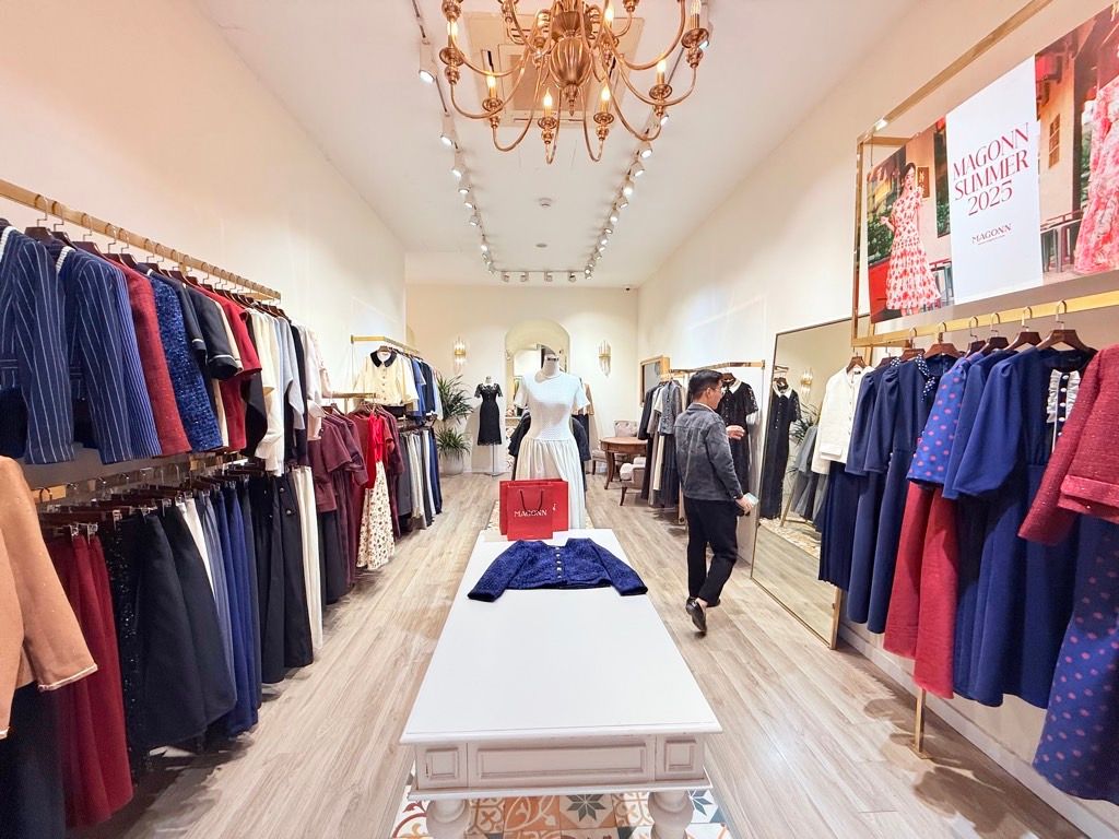 Bán Nhà Mặt Phố Bà Triệu, 80m, 5 Tầng, Lô Góc, Vỉa Hè Kinh Doanh, Giá Bán 76 Tỷ